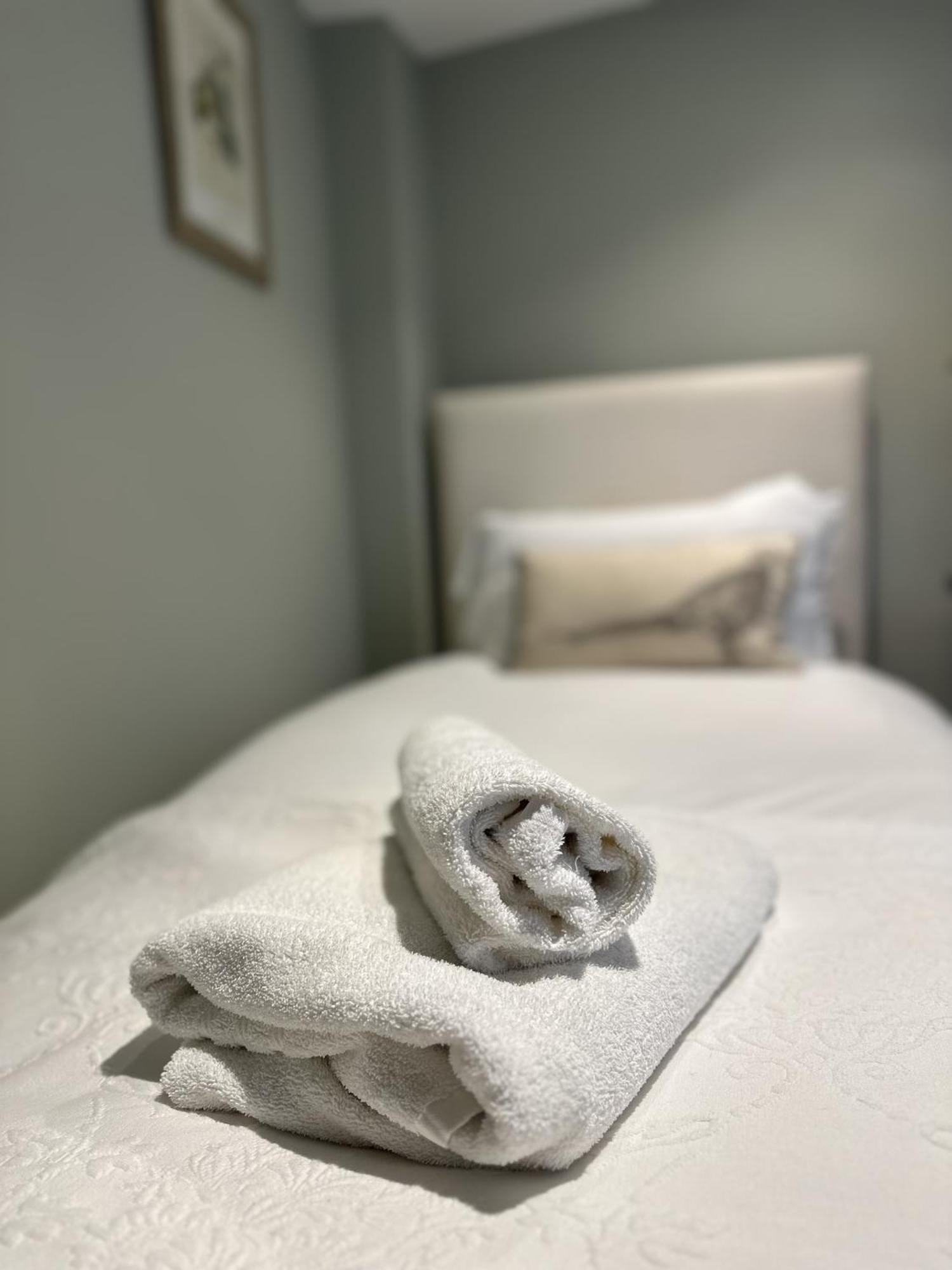 בריסטול Unique Clifton Apartment On Historic Crescent מראה חיצוני תמונה