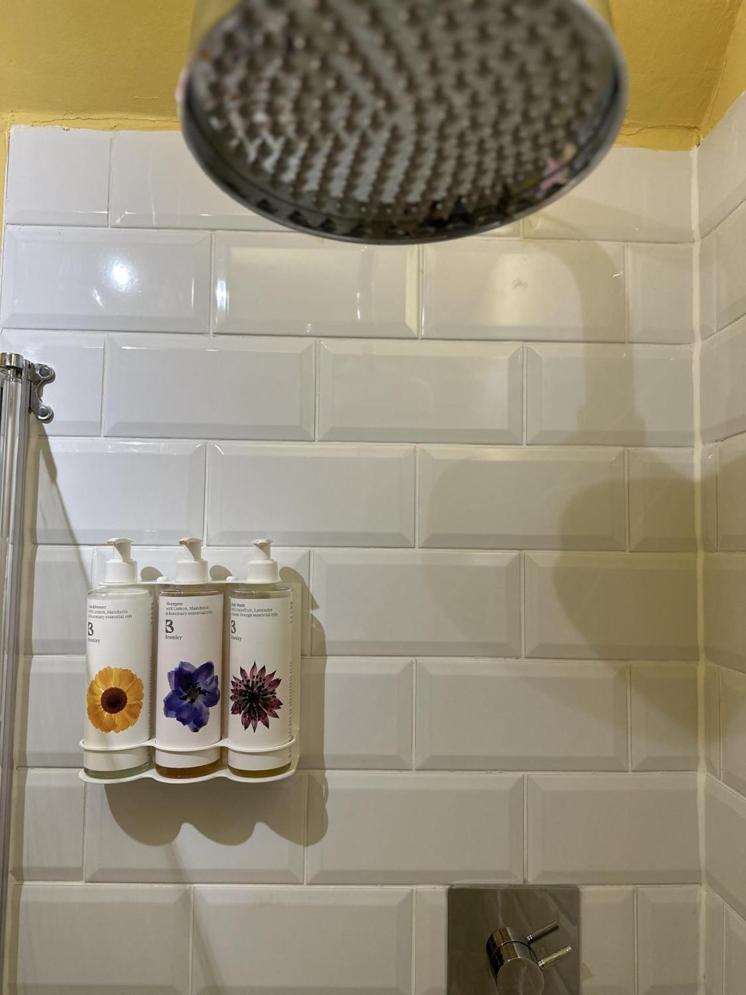 בריסטול Unique Clifton Apartment On Historic Crescent מראה חיצוני תמונה